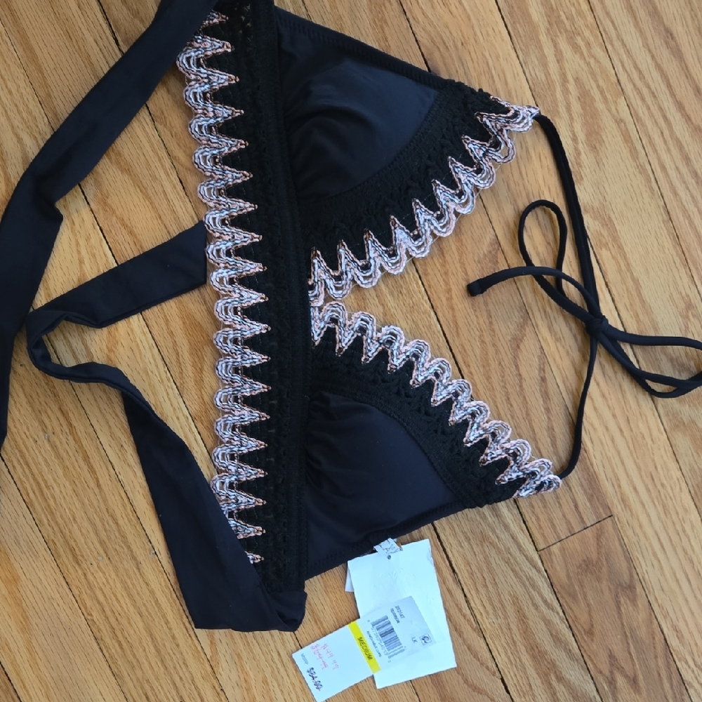 BECCA Black and Pink Zigzag Bikini Top